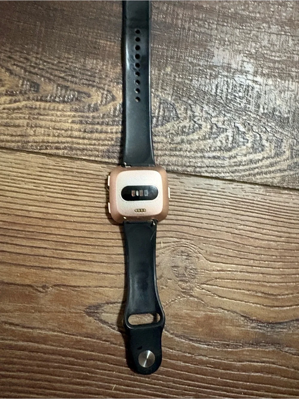Fitbit Versa FB505 Smartwatch 1st Gen Fitness Tracker Heart Rate w/charger